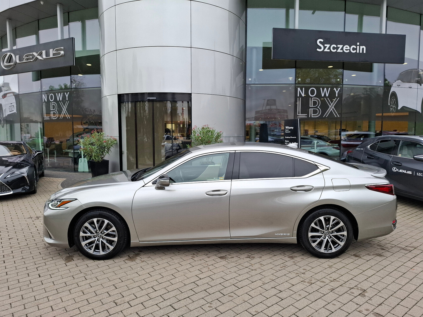 Lexus ES