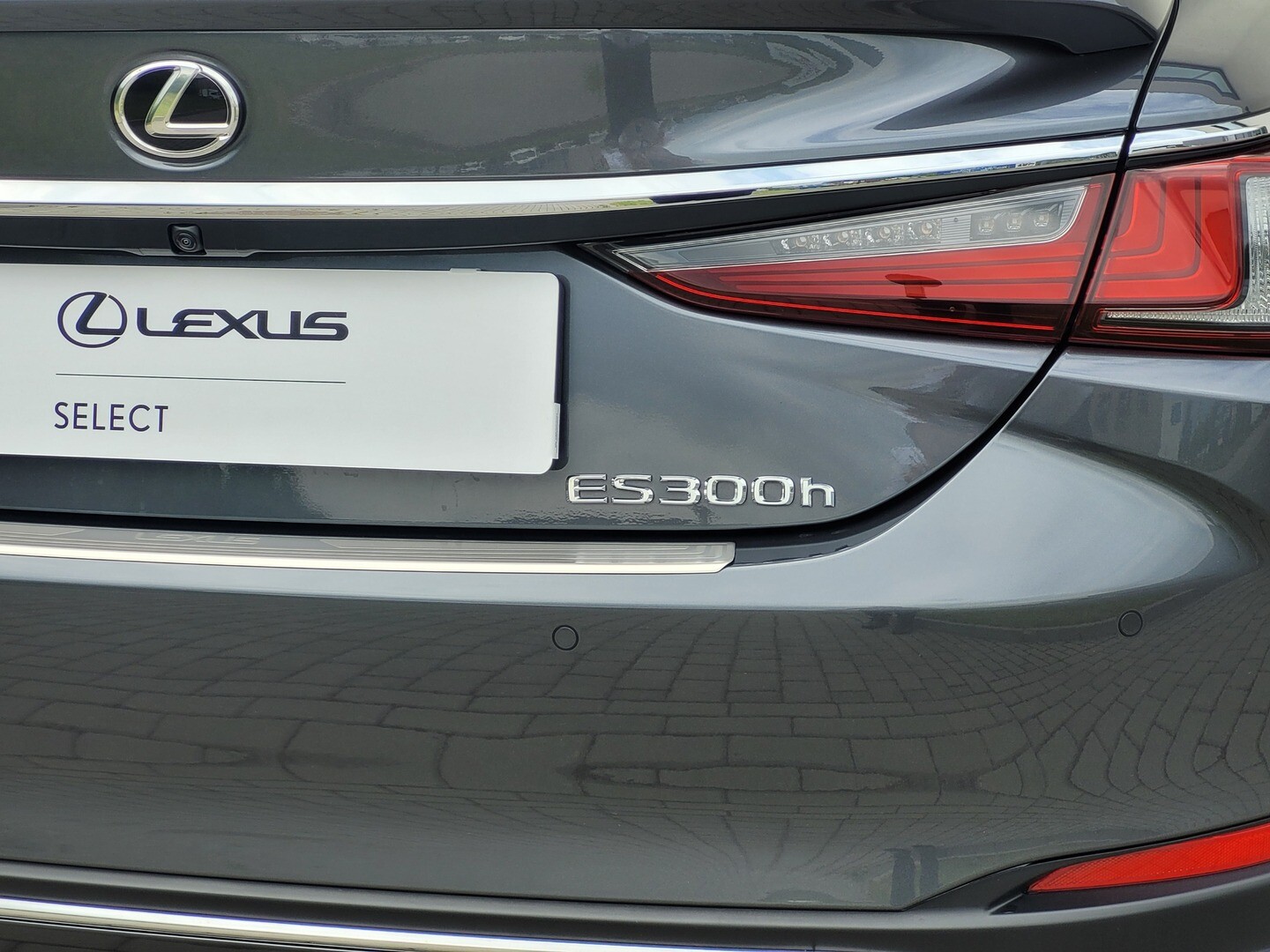 Lexus ES
