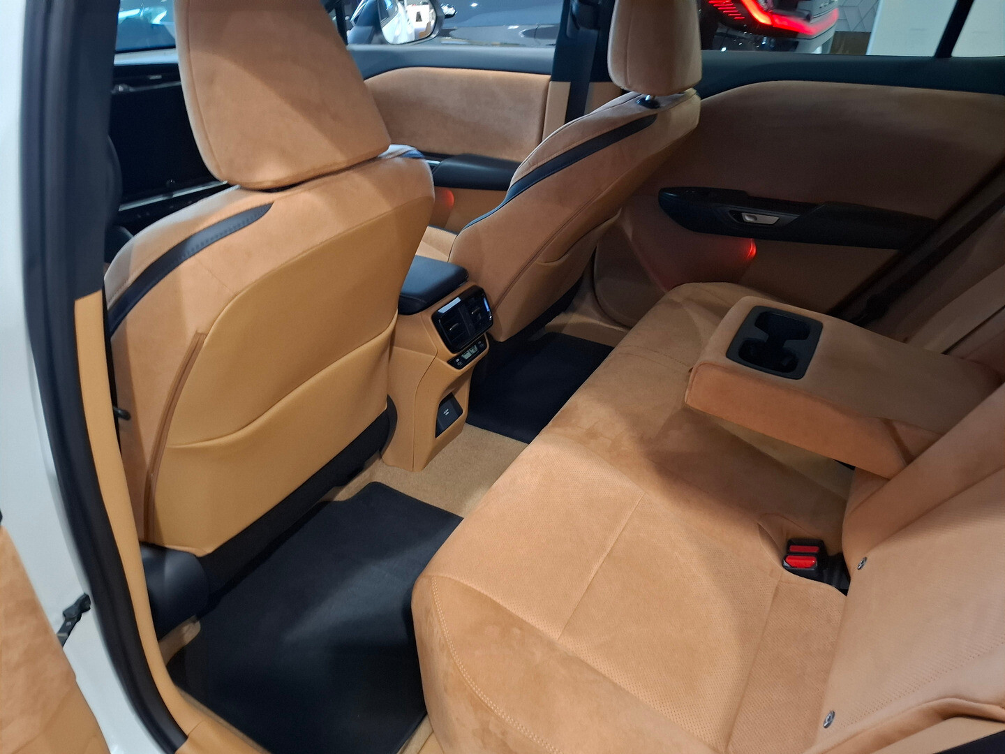 Lexus RZ