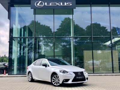 Lexus IS