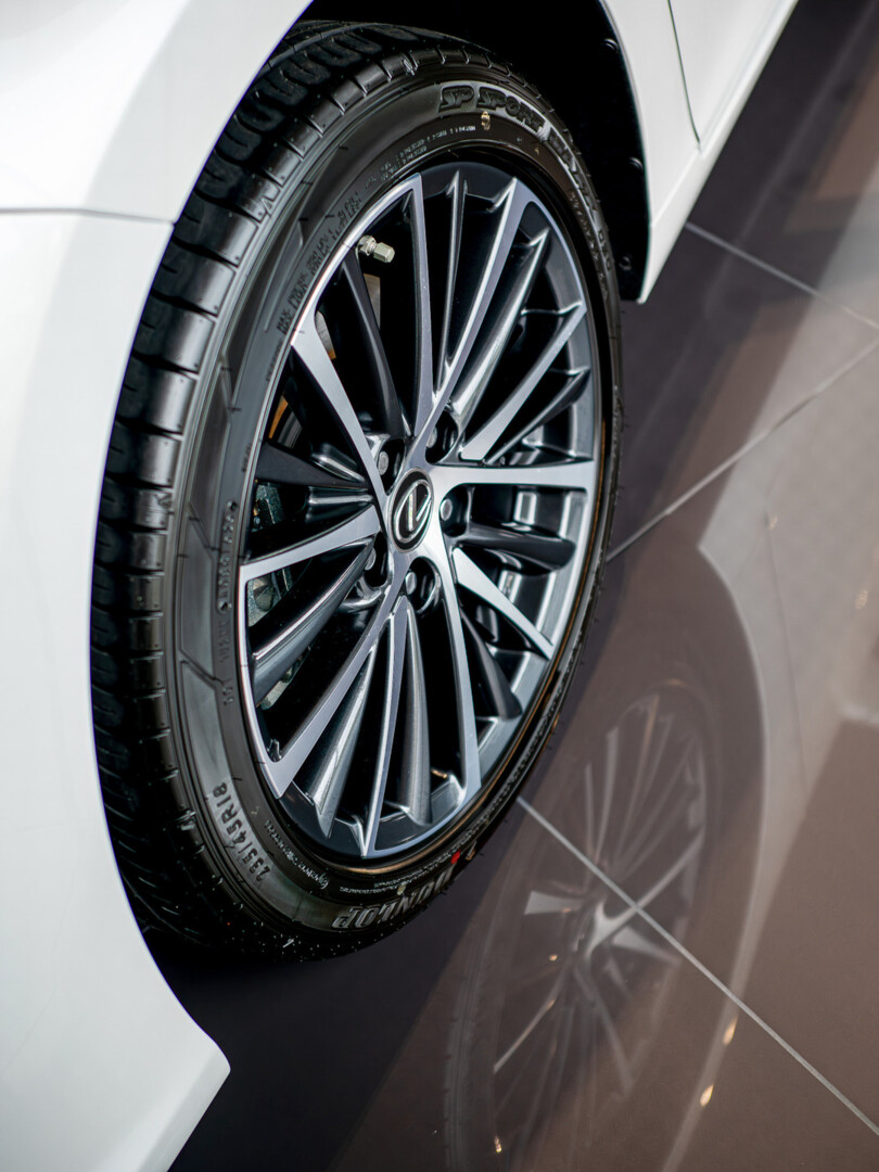 Lexus ES