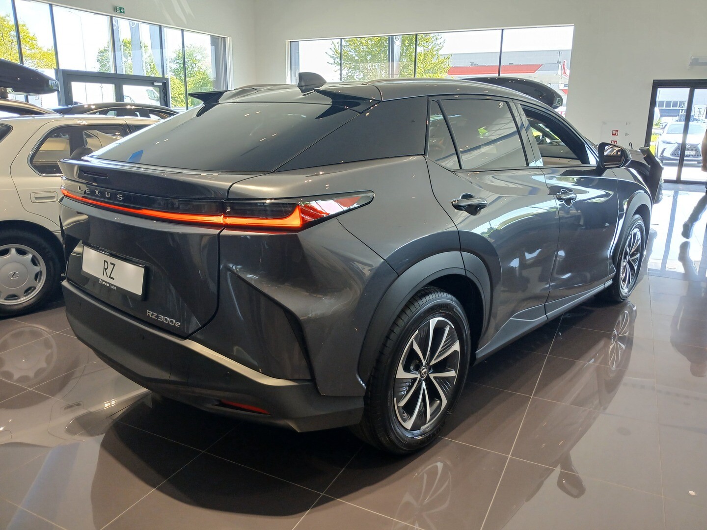 Lexus RZ