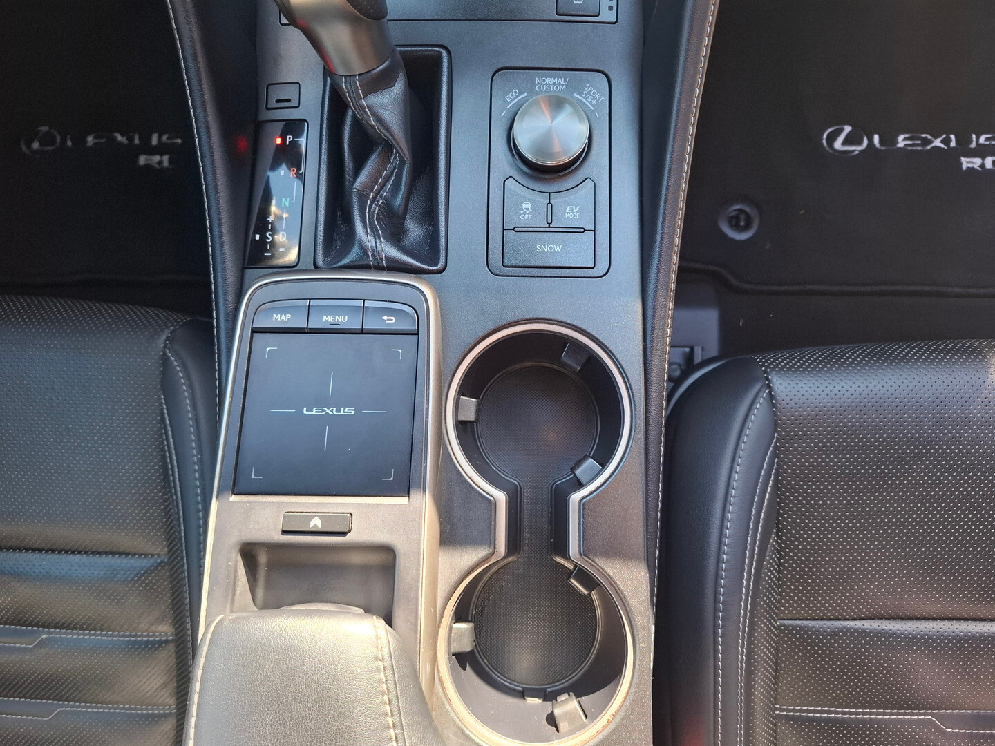 Lexus RC