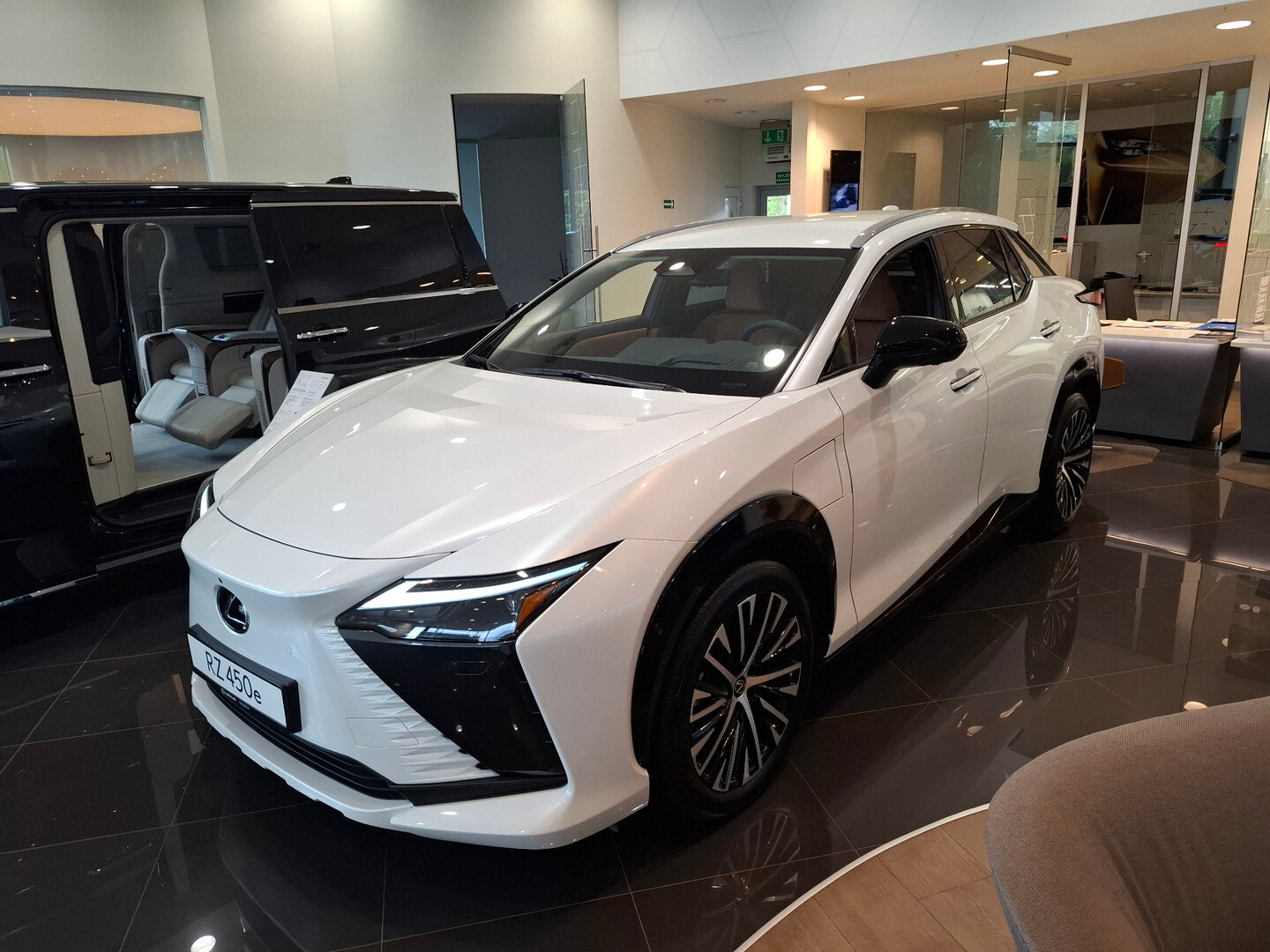 Lexus RZ