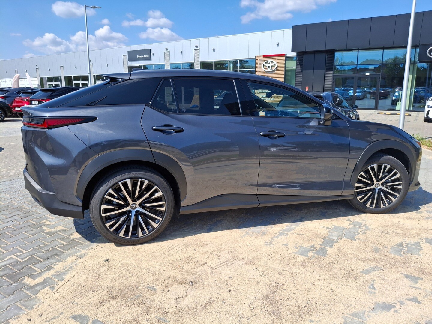 Lexus RZ