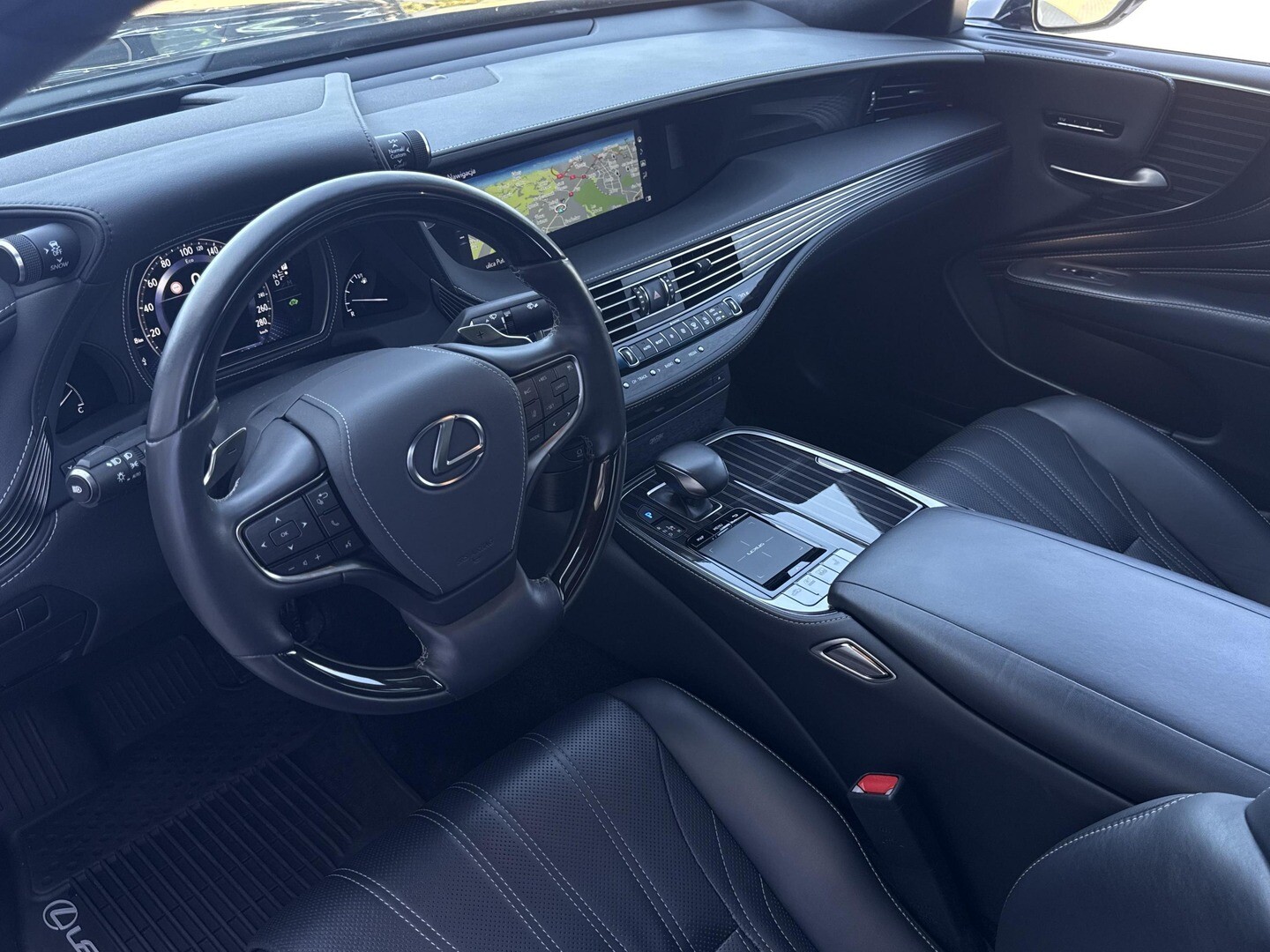 Lexus LS