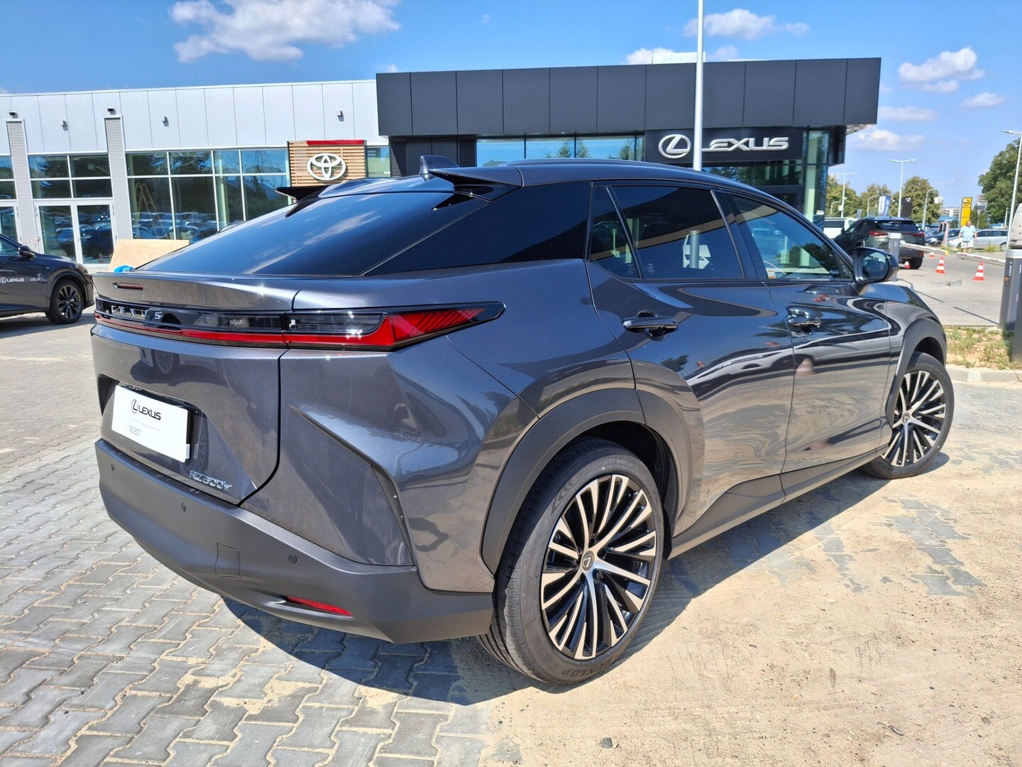 Lexus RZ