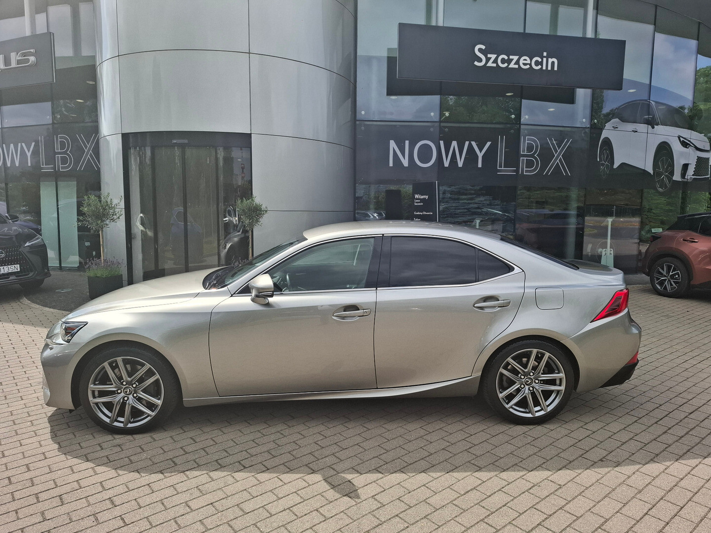 Lexus IS