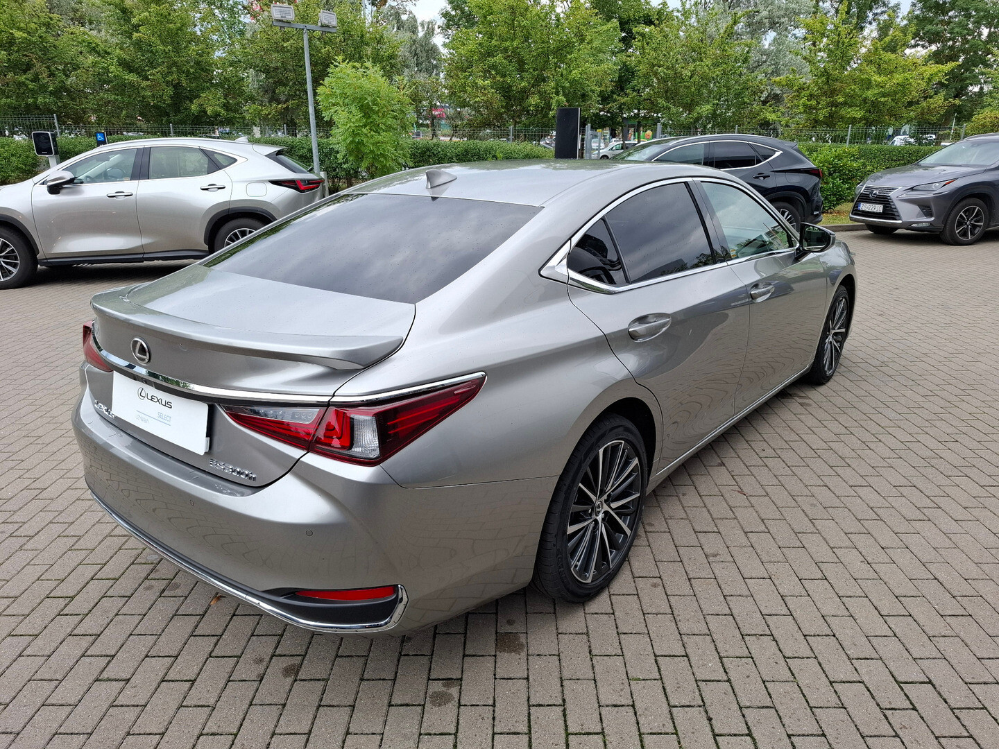 Lexus ES