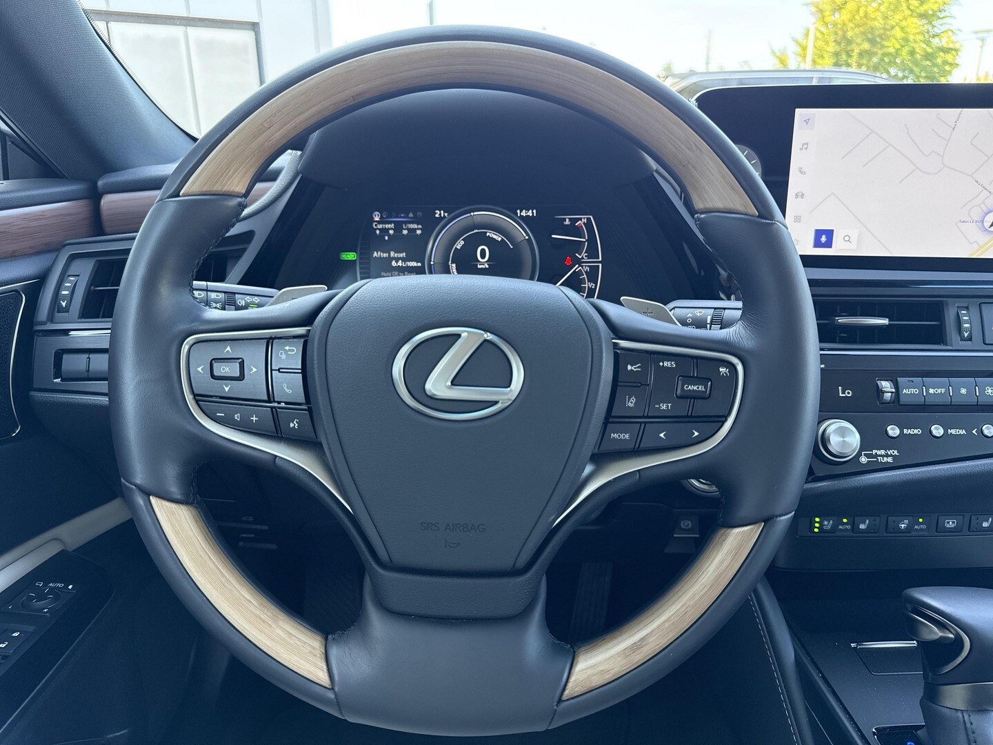 Lexus ES