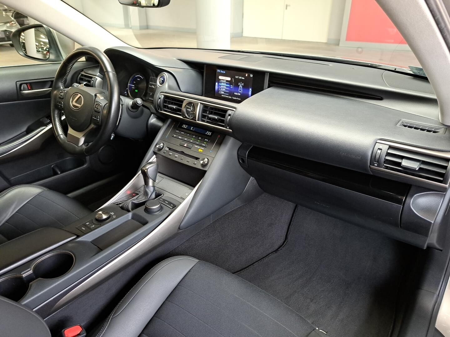 Lexus IS