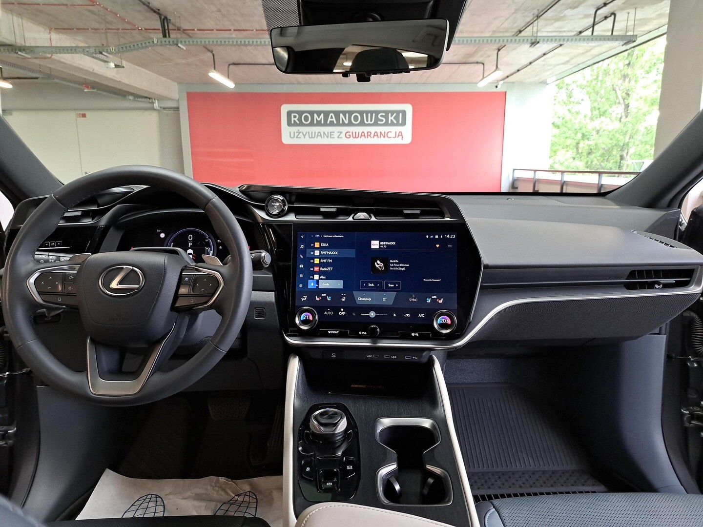 Lexus RZ