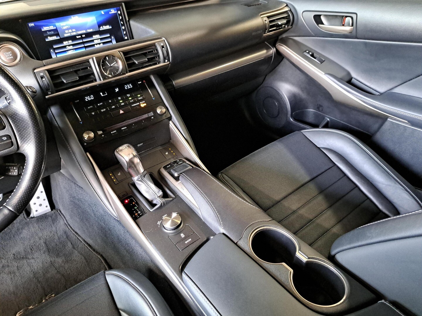 Lexus IS