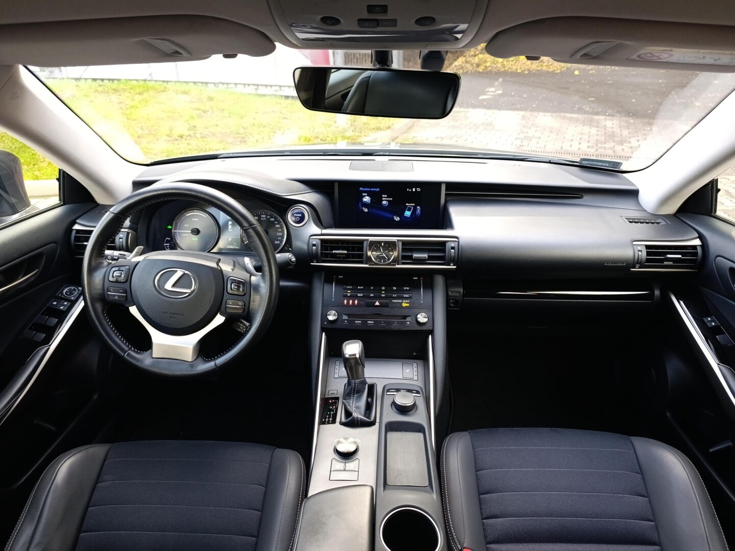 Lexus IS