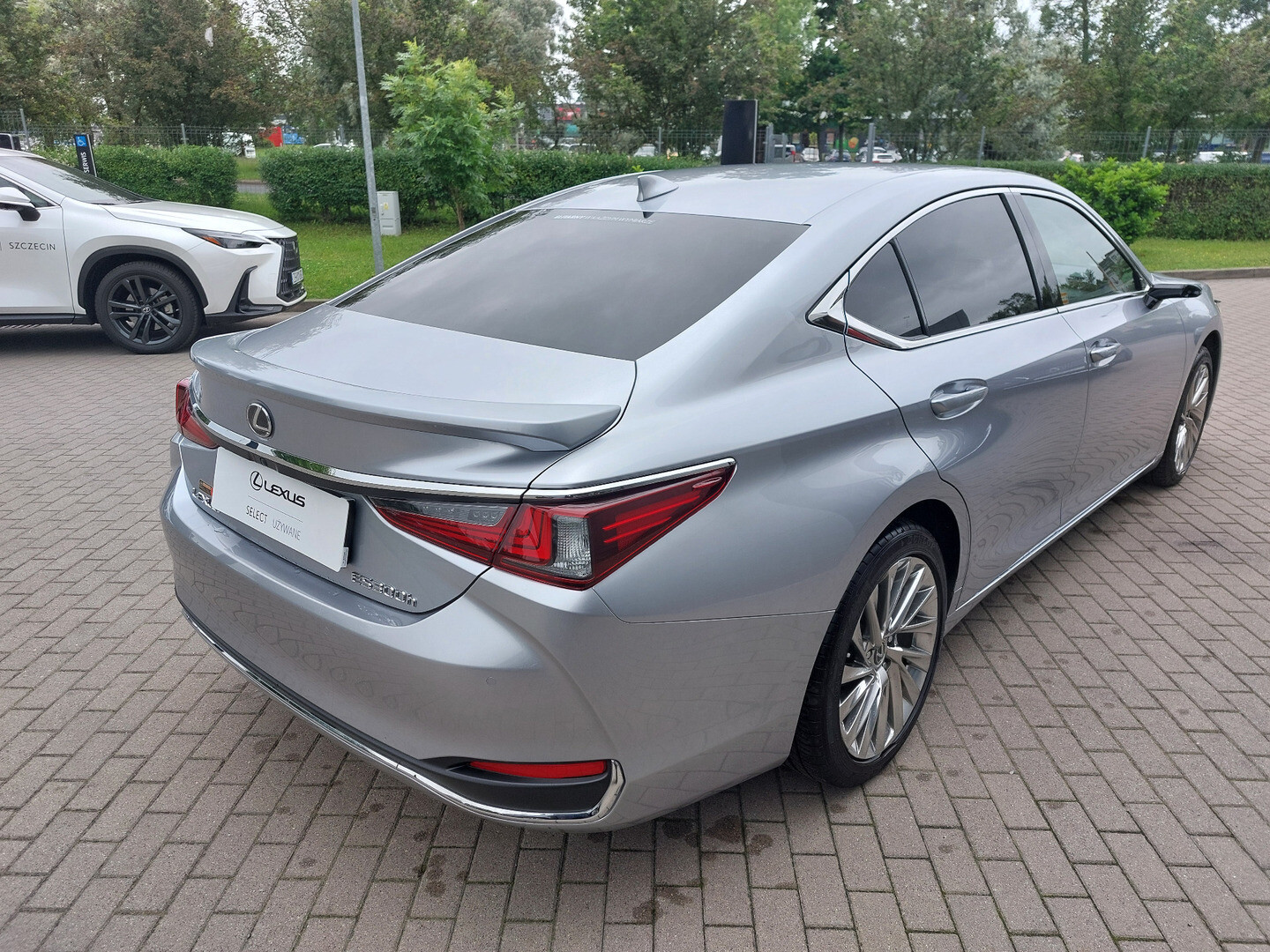 Lexus ES