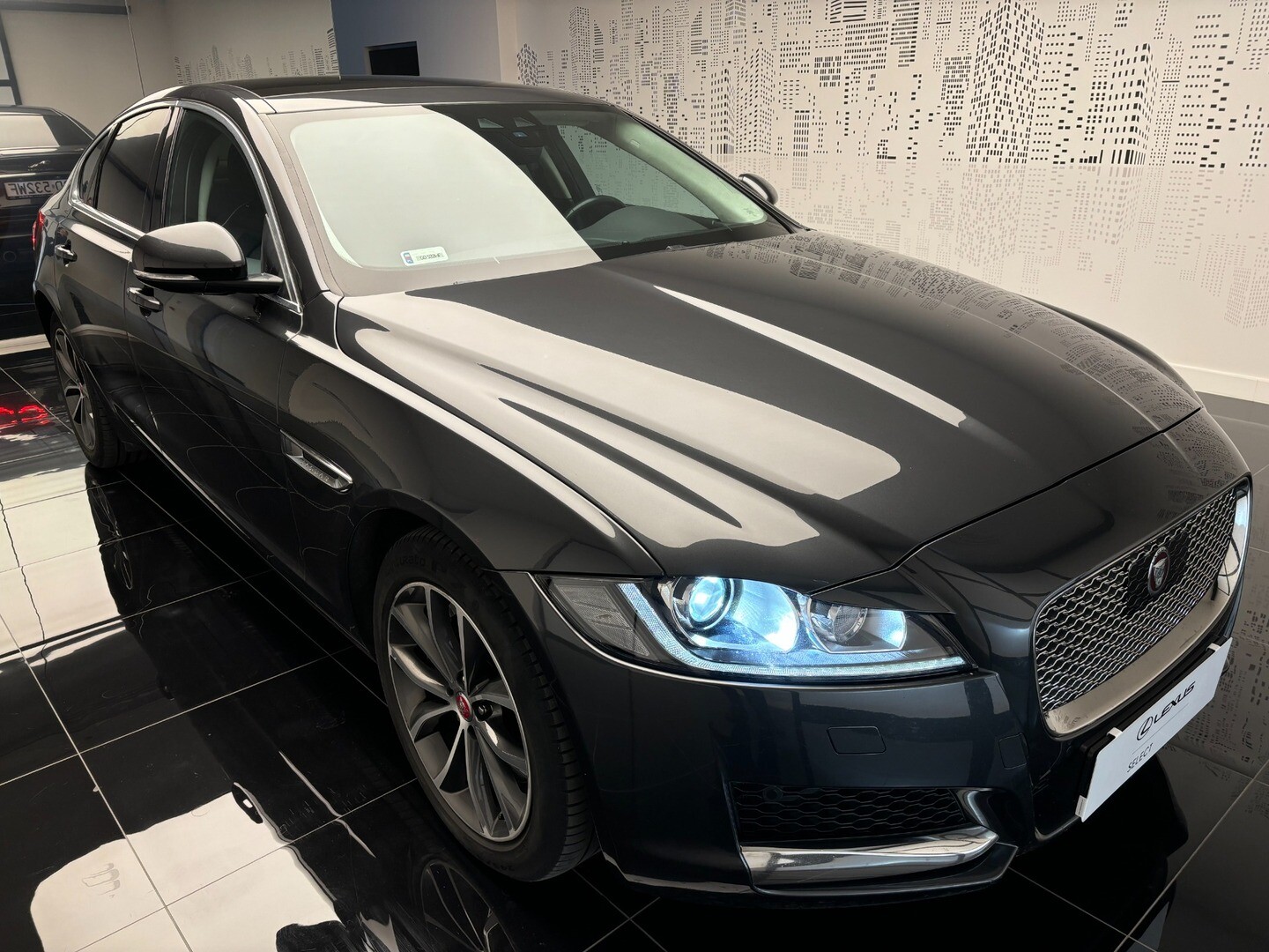 Jaguar XF