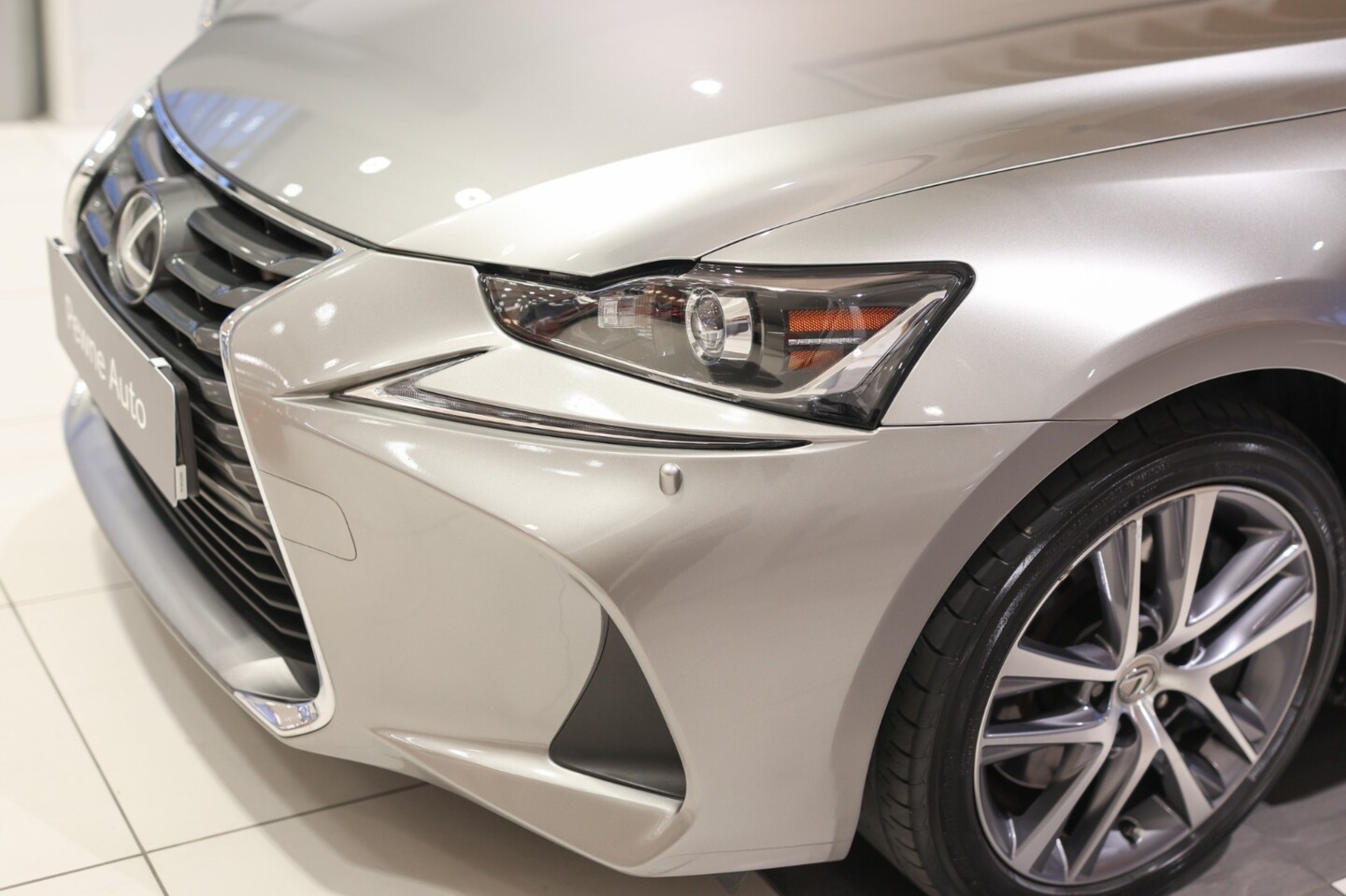 Lexus IS