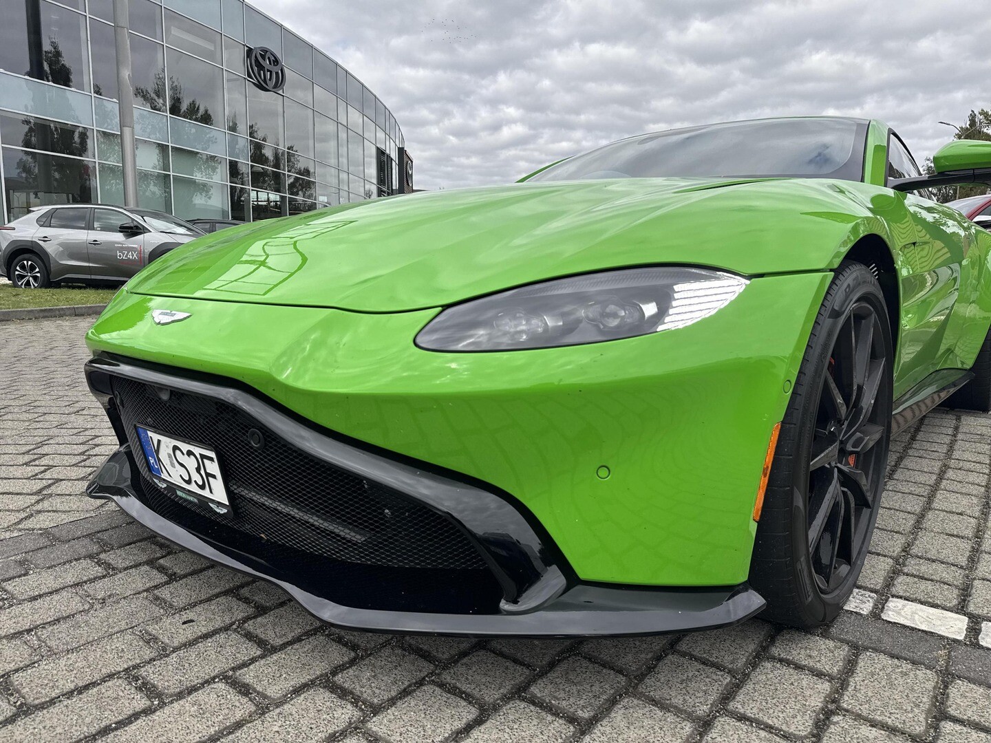 Aston Martin V8