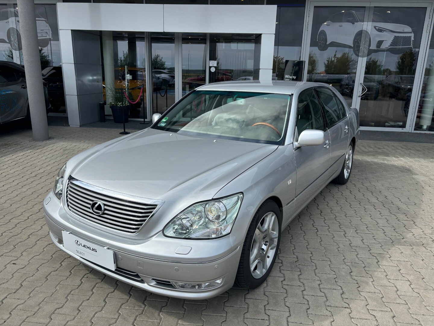 Lexus LS