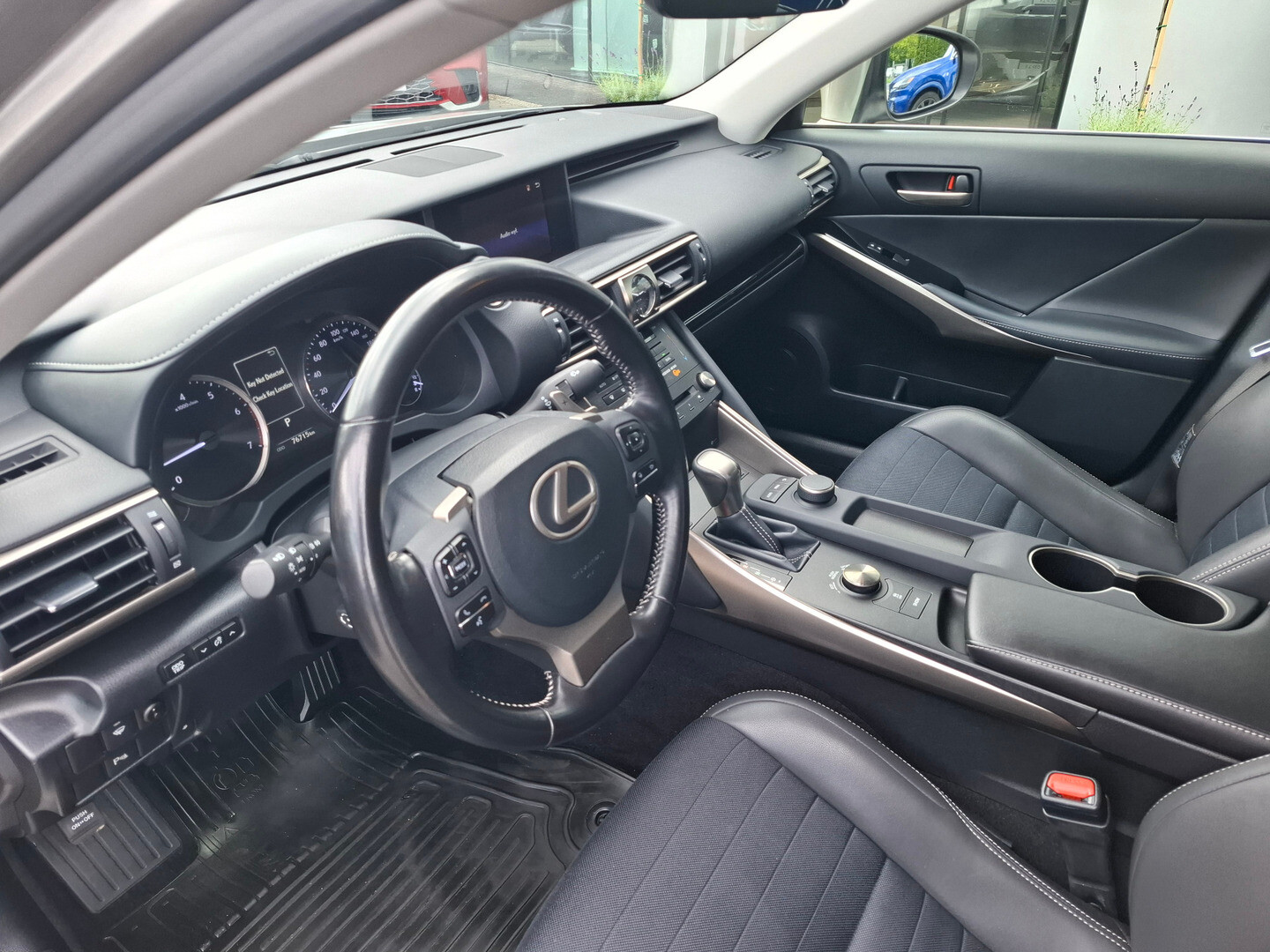 Lexus IS
