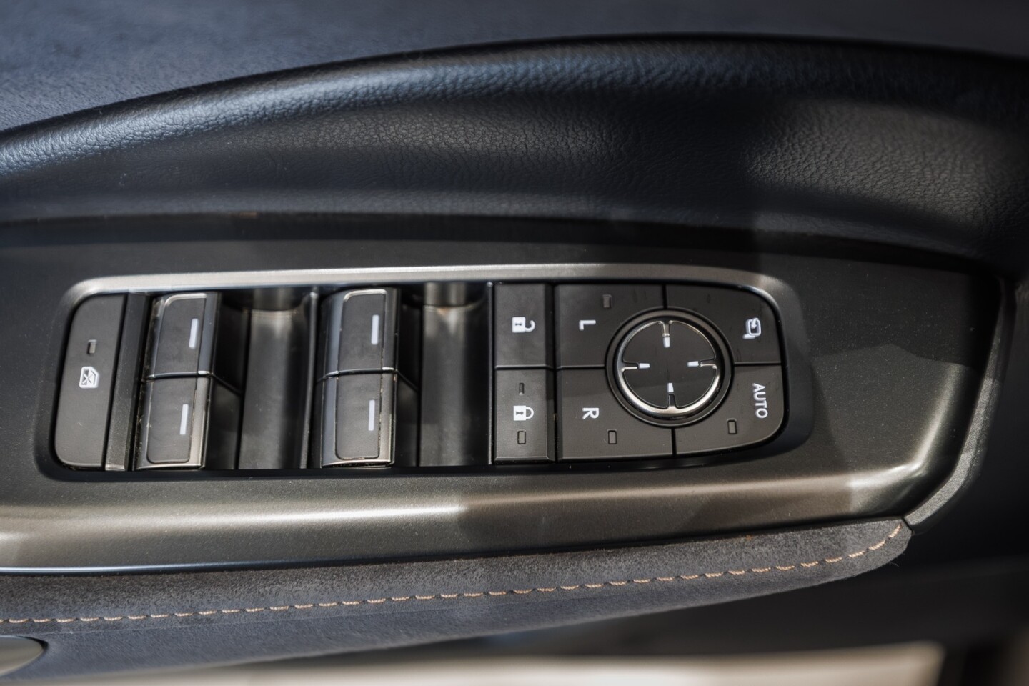 Lexus Inny