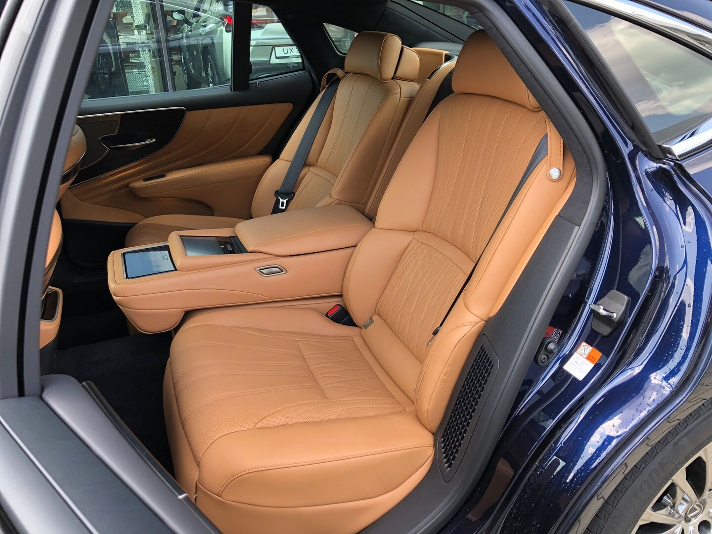 Lexus LS