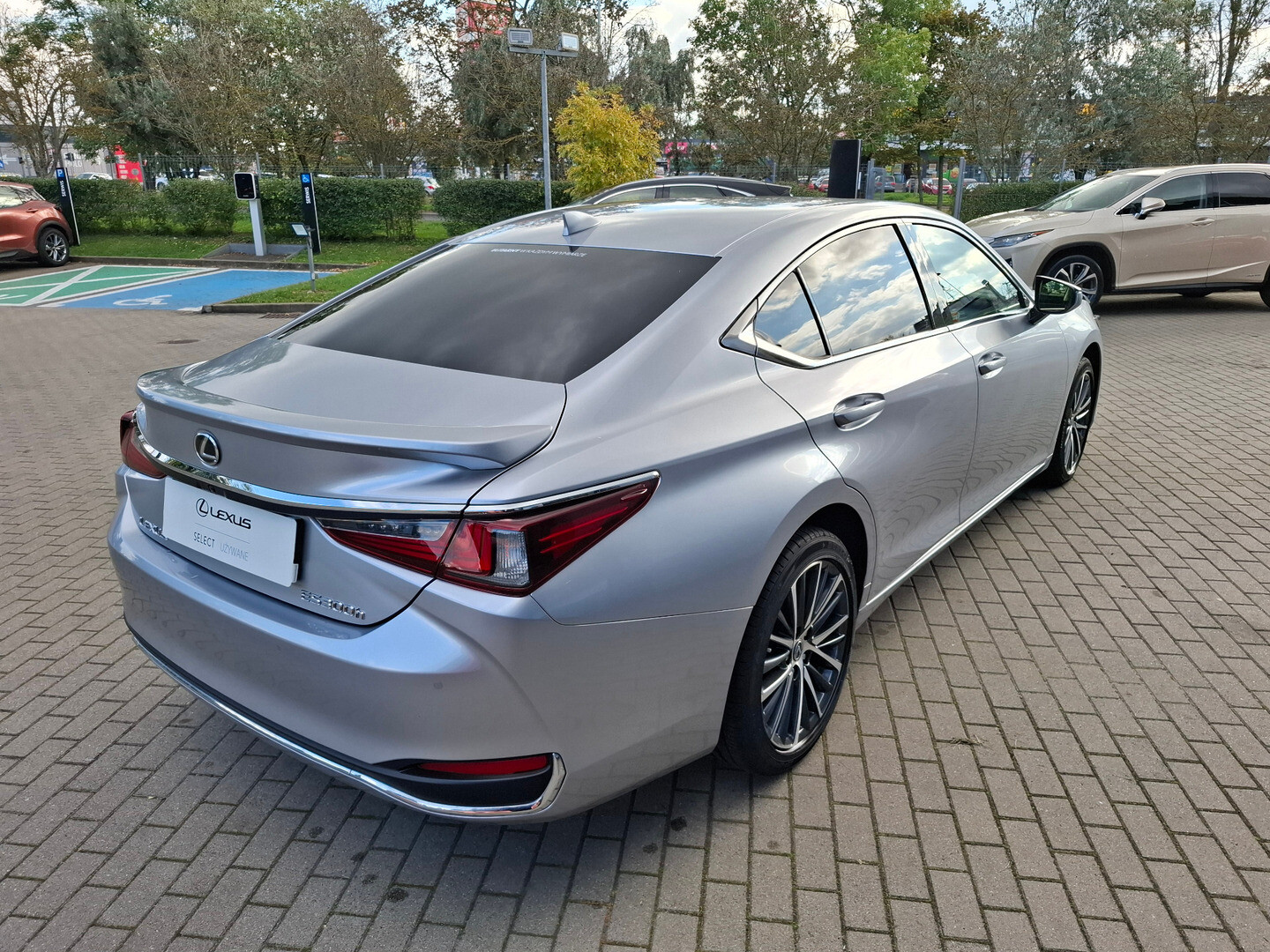 Lexus ES
