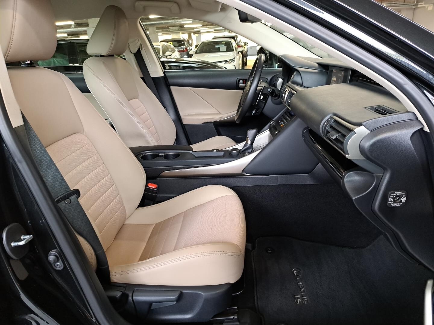 Lexus IS