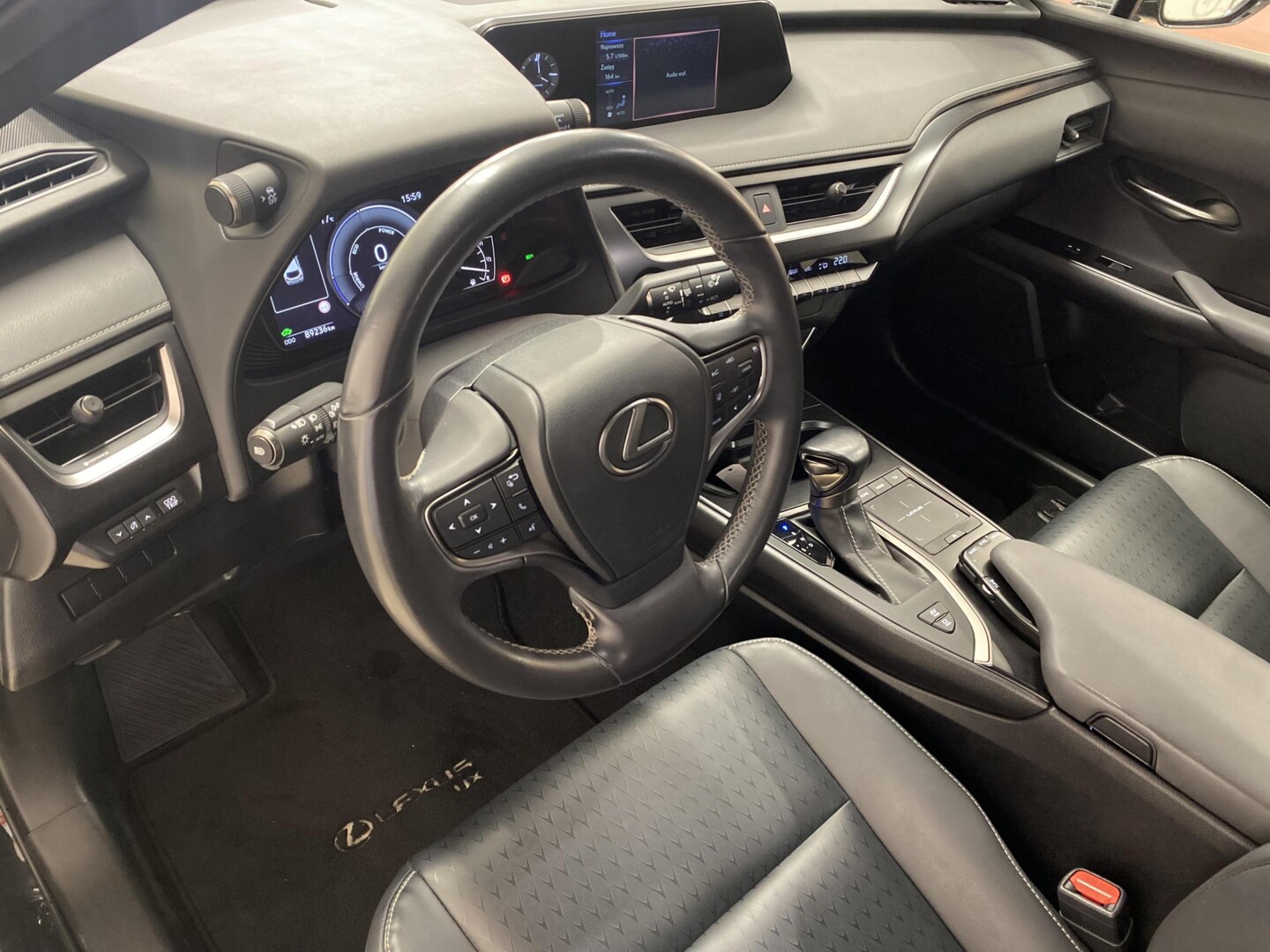 Lexus UX