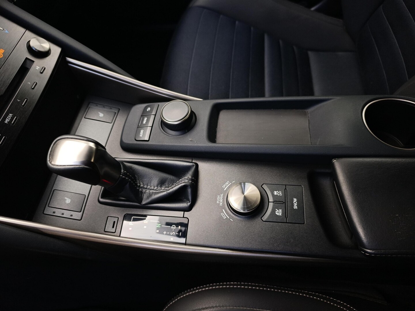 Lexus IS