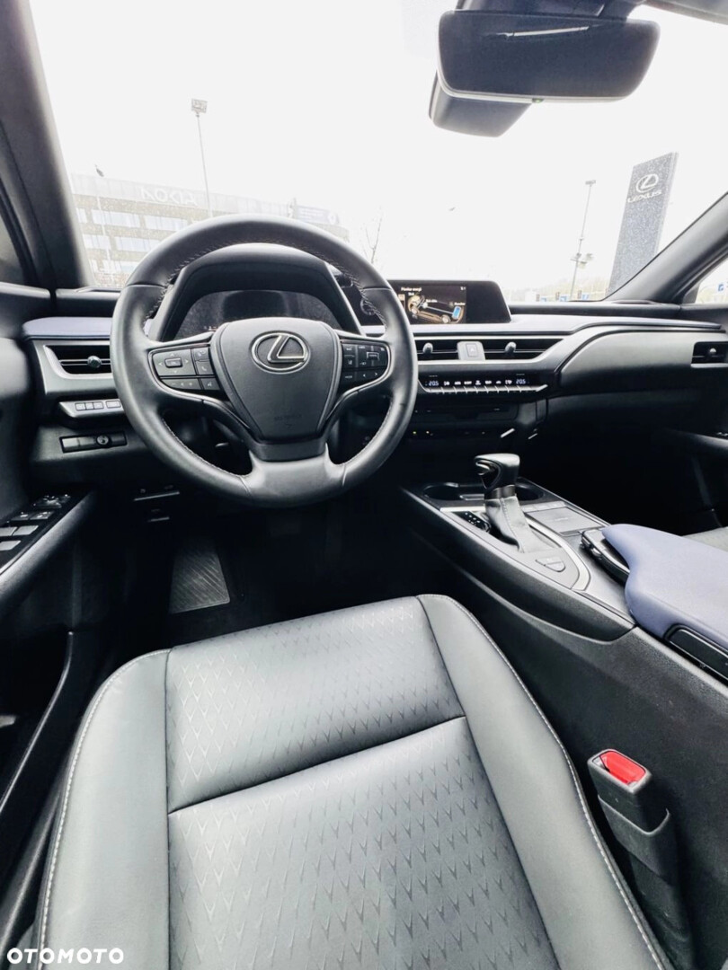 Lexus UX