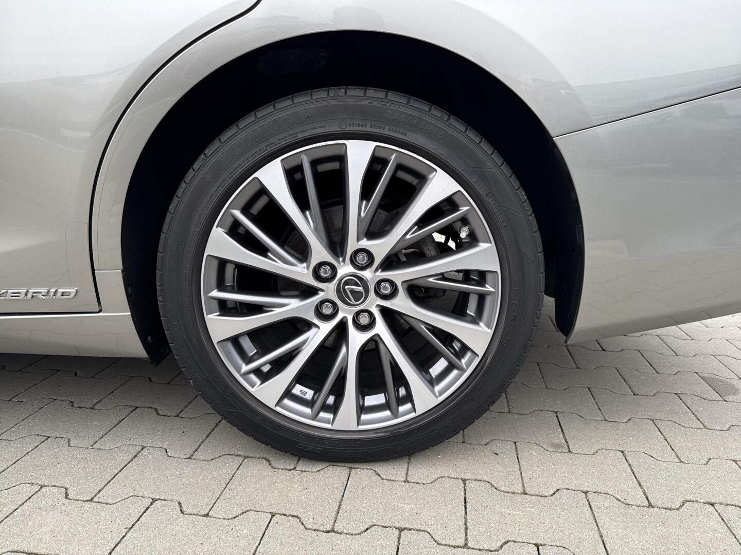 Lexus ES