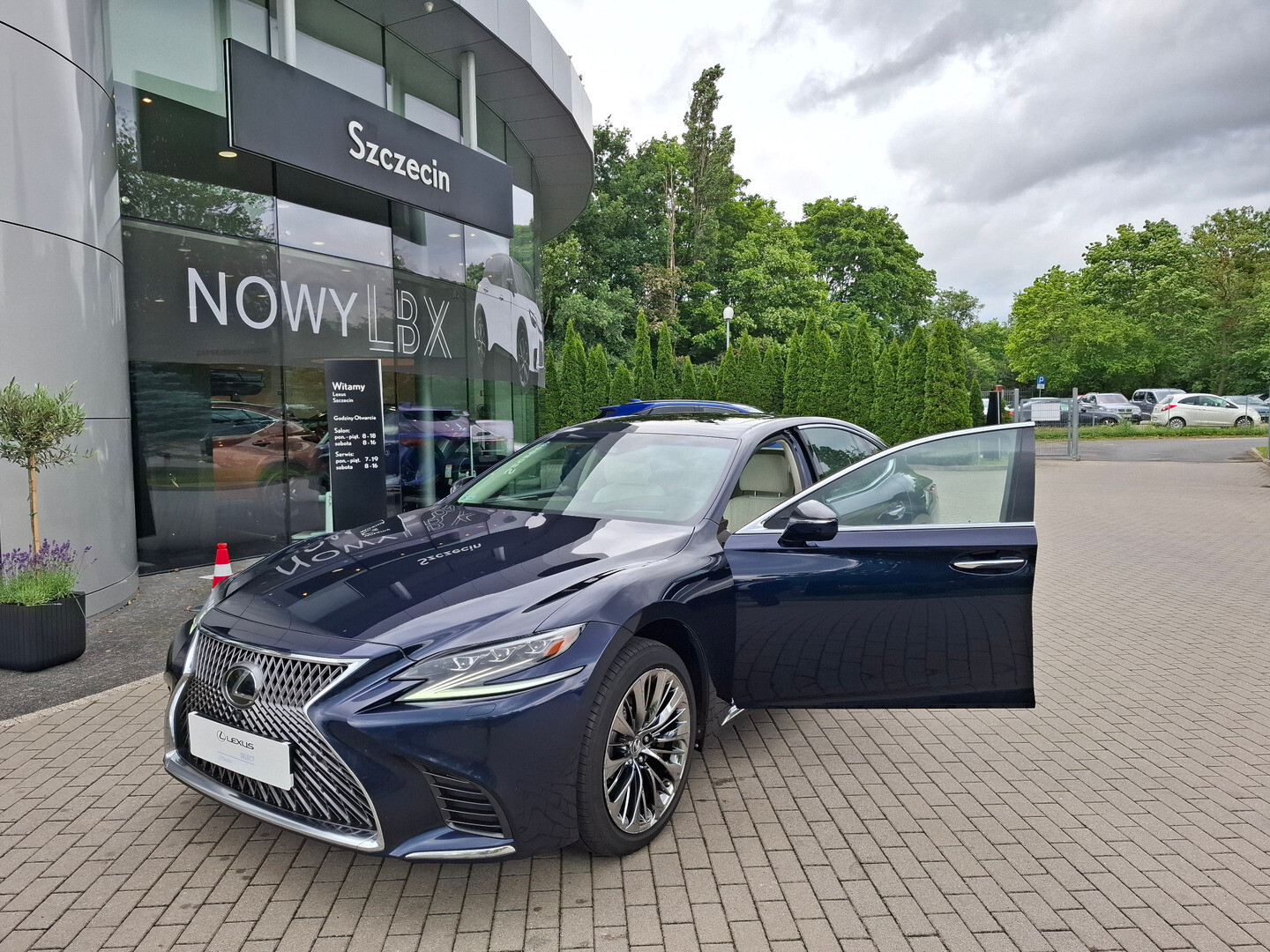 Lexus LS