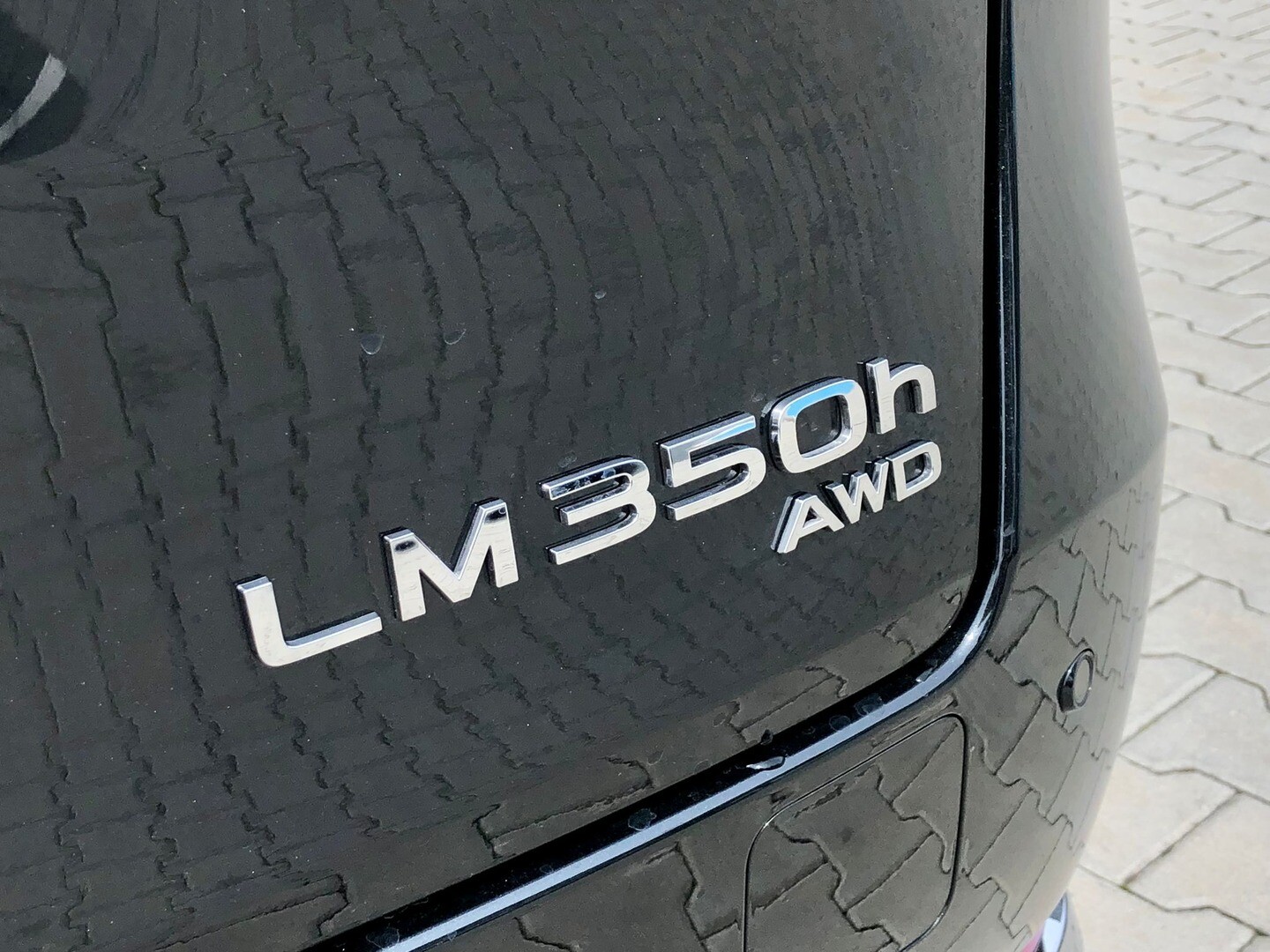Lexus LM