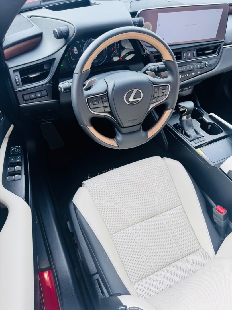 Lexus ES