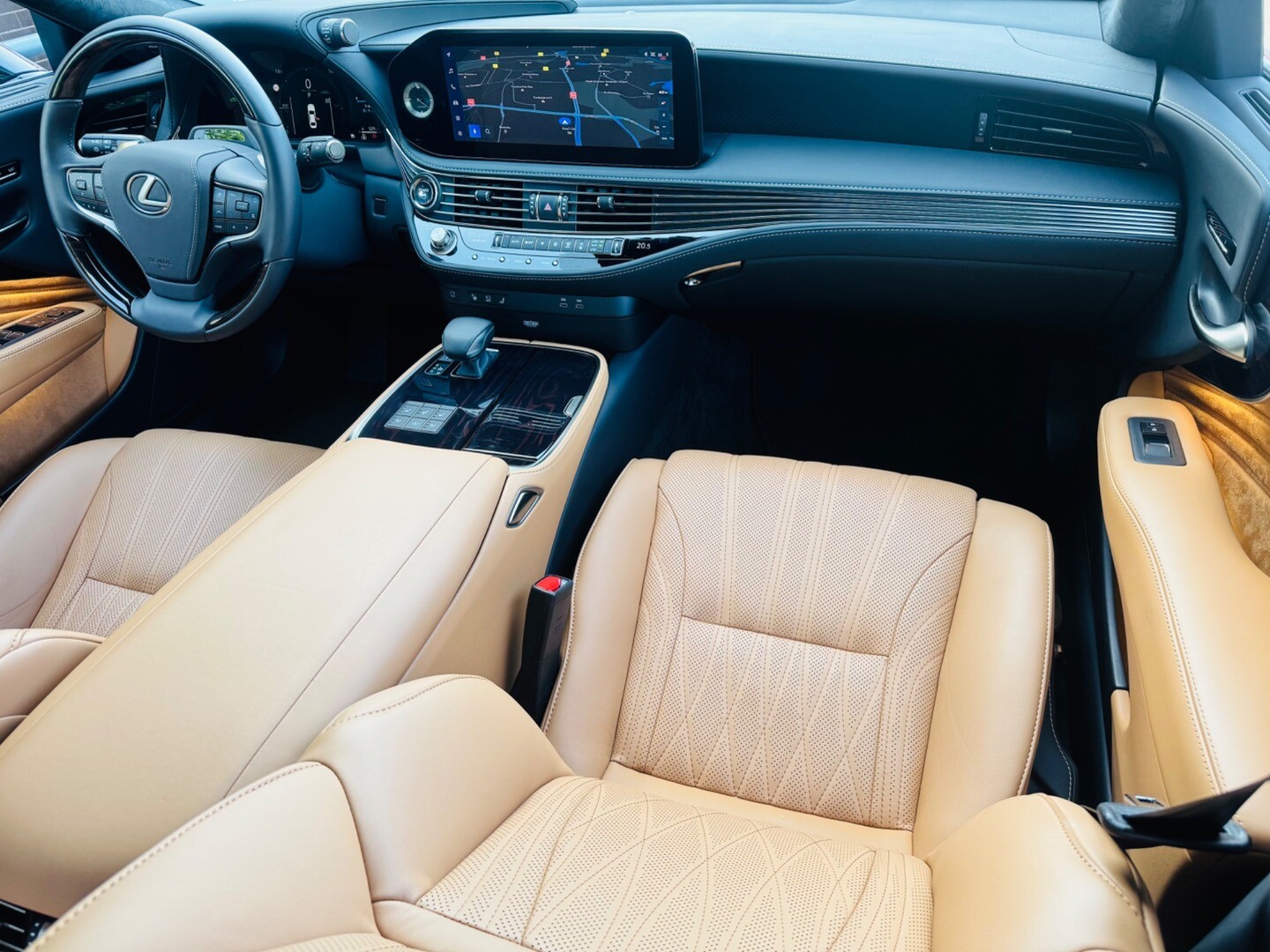 Lexus LS