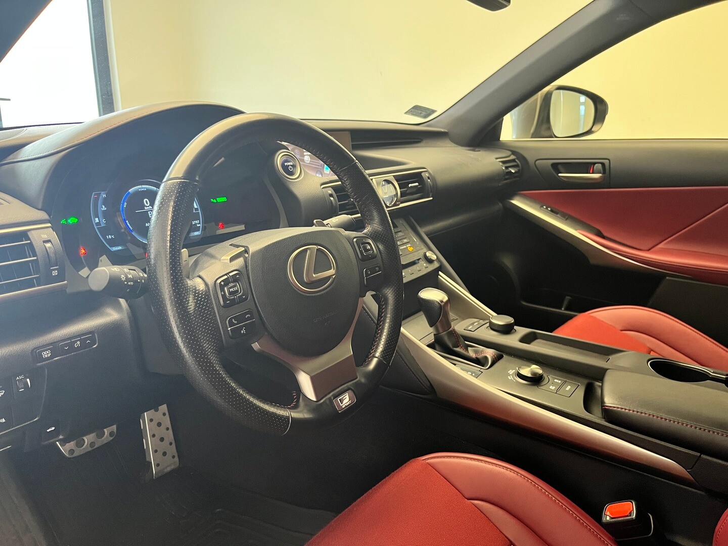 Lexus IS
