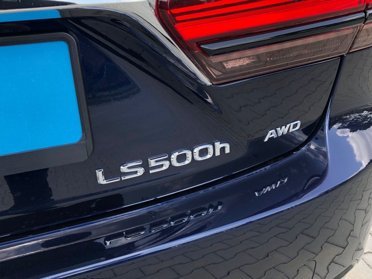 Lexus LS