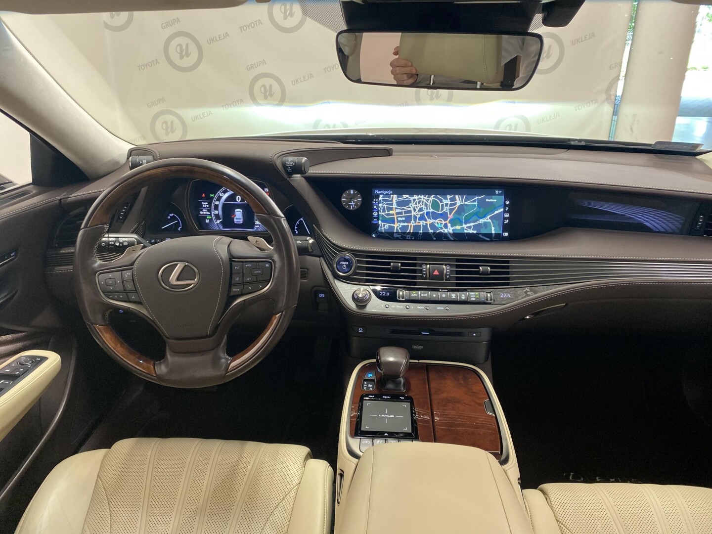 Lexus LS