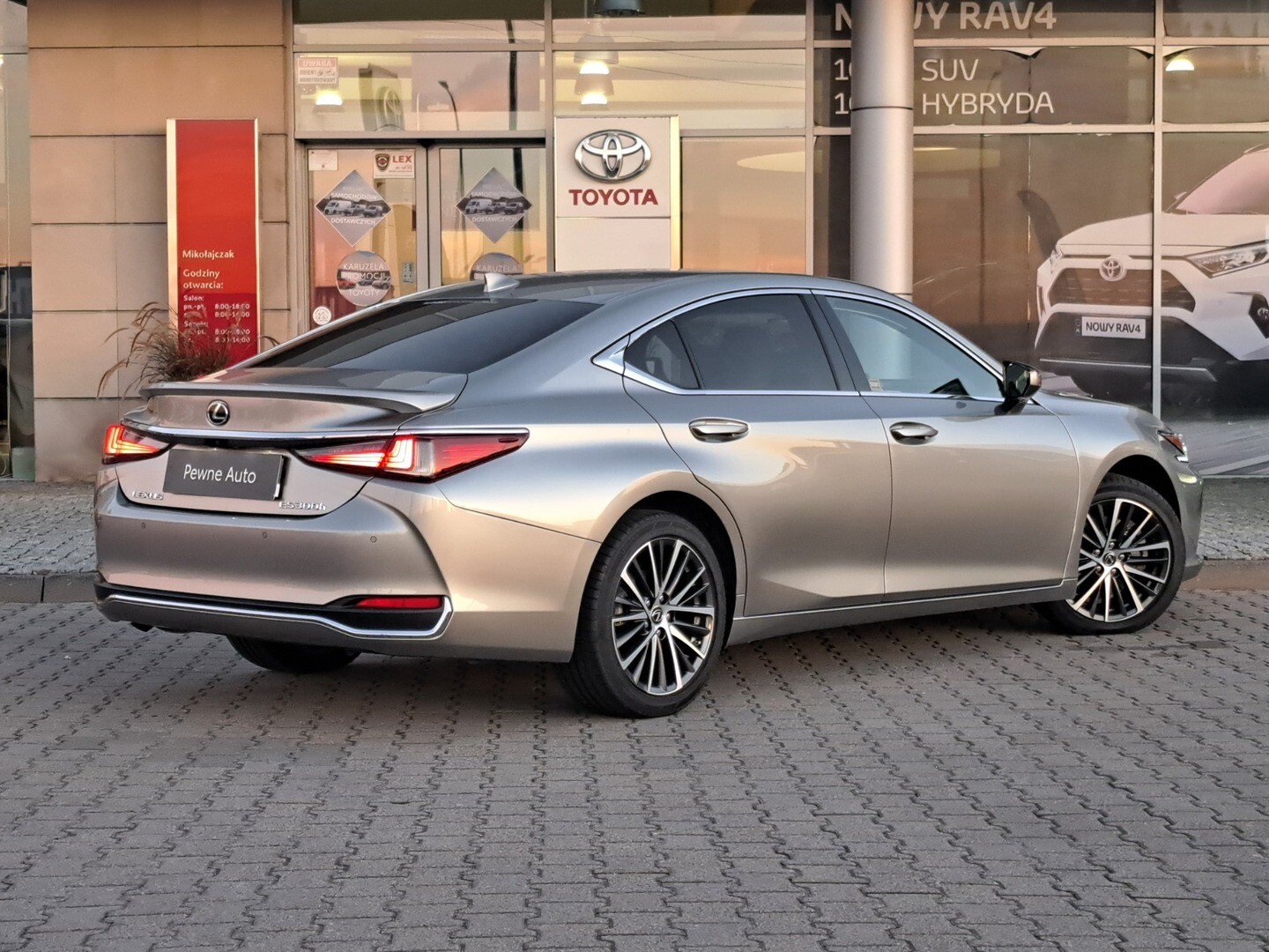 Lexus ES