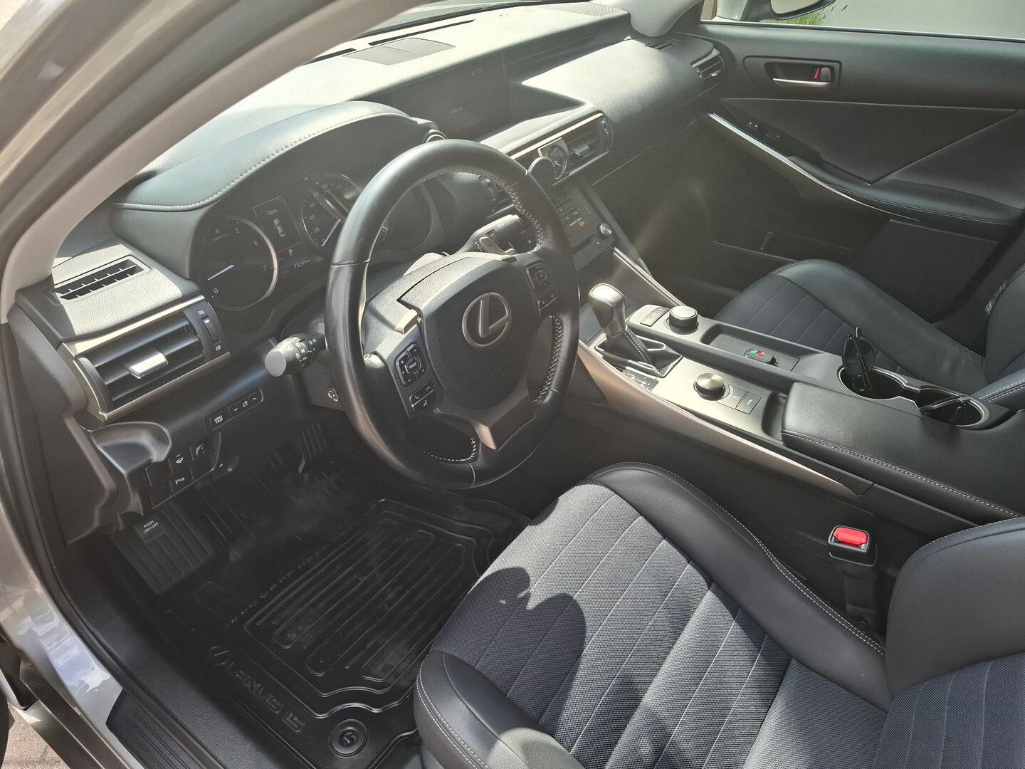 Lexus IS