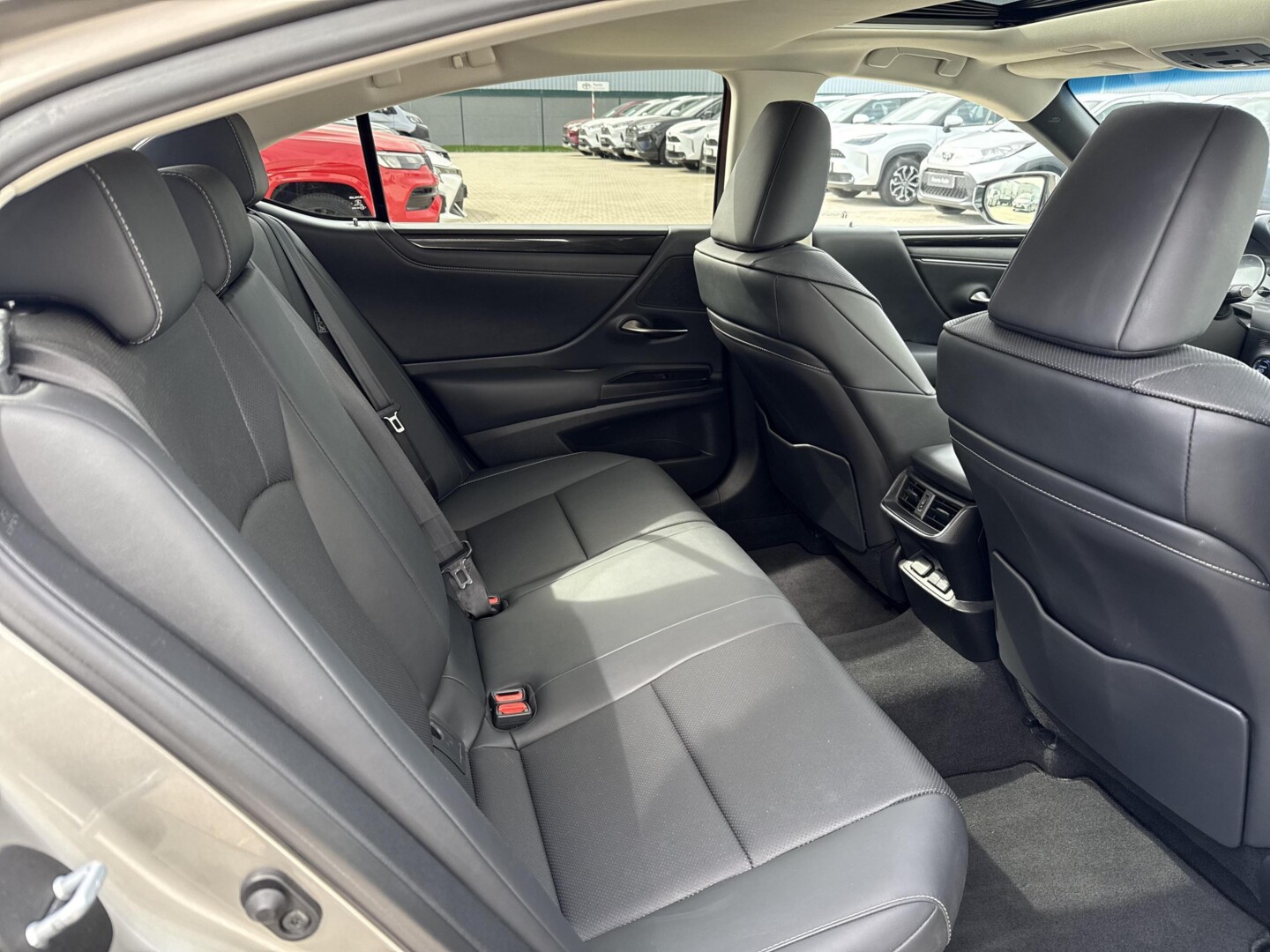 Lexus ES