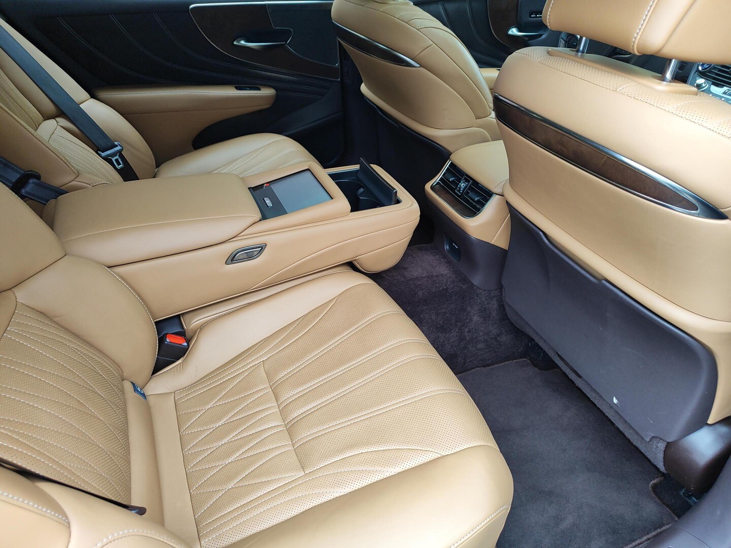 Lexus LS