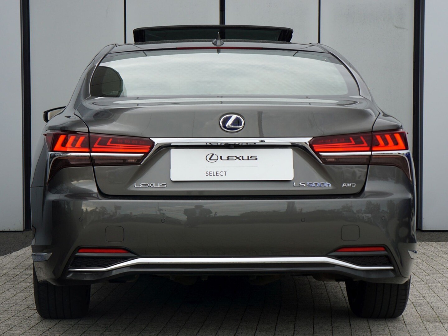 Lexus LS