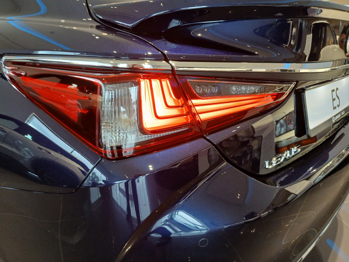 Lexus ES