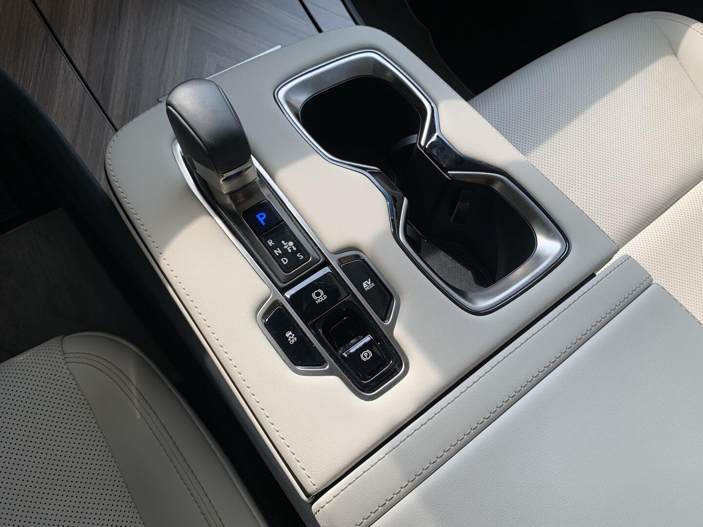 Lexus LM