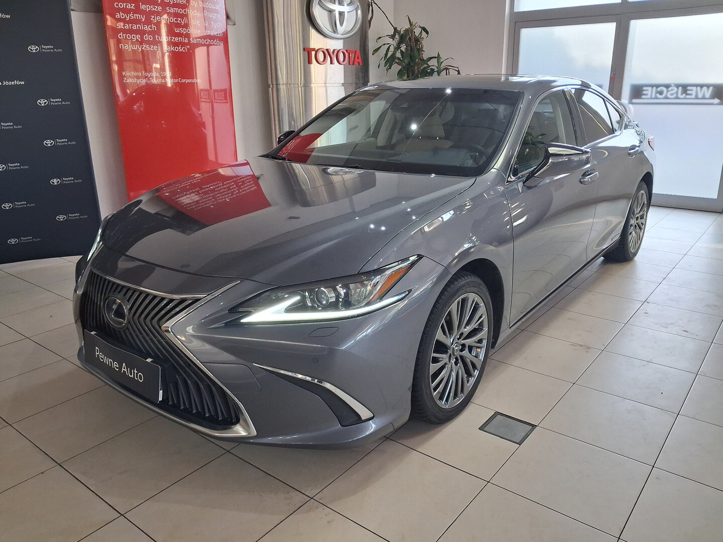 Lexus ES