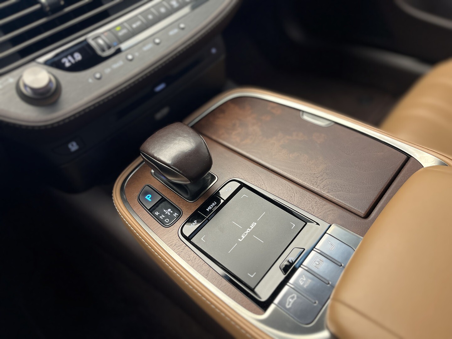 Lexus LS