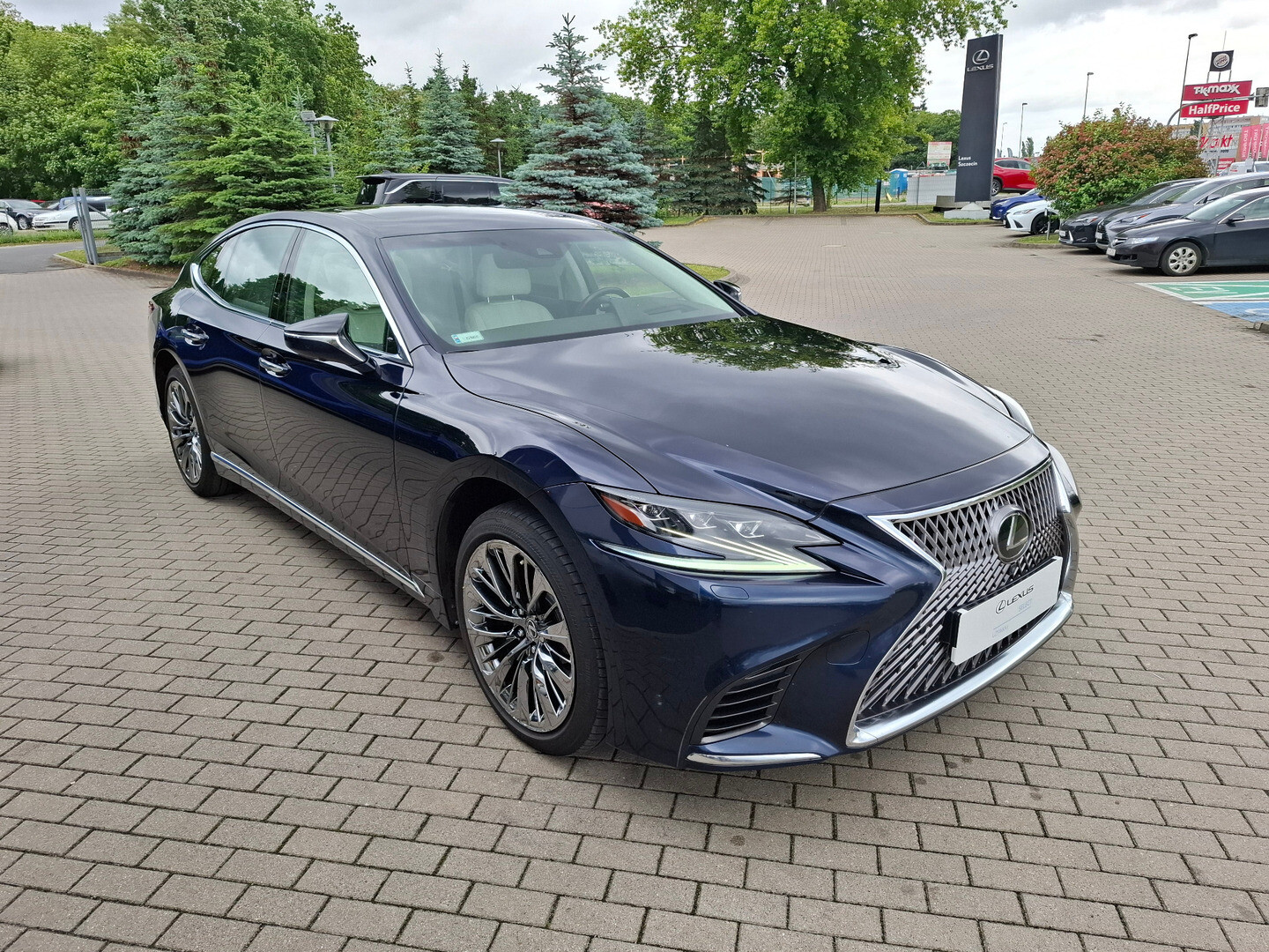 Lexus LS