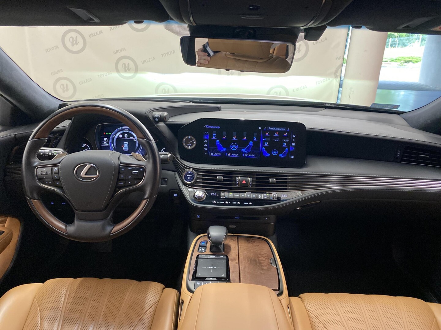 Lexus LS
